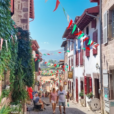 Wakacje 2022 Przystanek 7 Pireneje, Pampeluna, Saint-Jean-Pied-de-Port i camino de Santiago